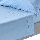 HOMESCAPES Drap plat uni 100% coton égyptien 200 fils coloris bleu 240 x 300 cm
