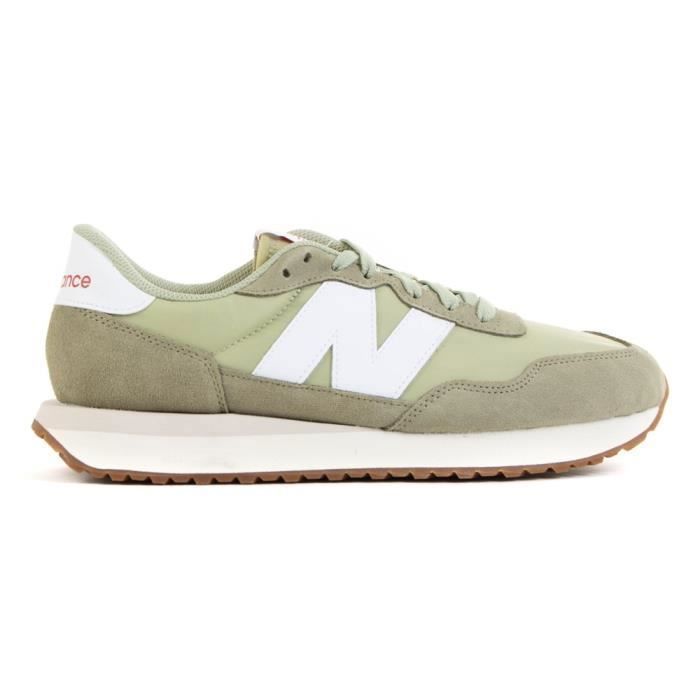new balance 620 verte Cinosural International School