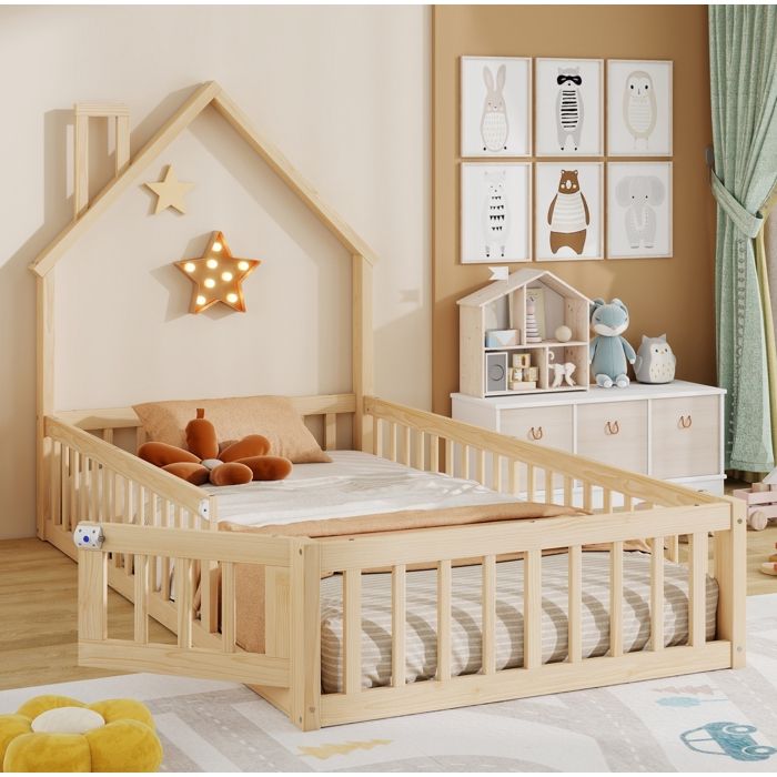 Lit cabane enfant 90x200 cm avec sommier à lattes garde-corps de sécurité pin naturel