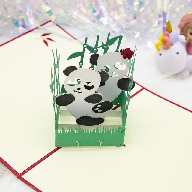 TIVUNORON 74PCS Panda Set De Cadeaux D'Anniversaire Pour Enfants, Cadeaux De Fête Panda, Jouets Panda Avec Porte-clés Sacs Cadeaux Autocollants, Pour