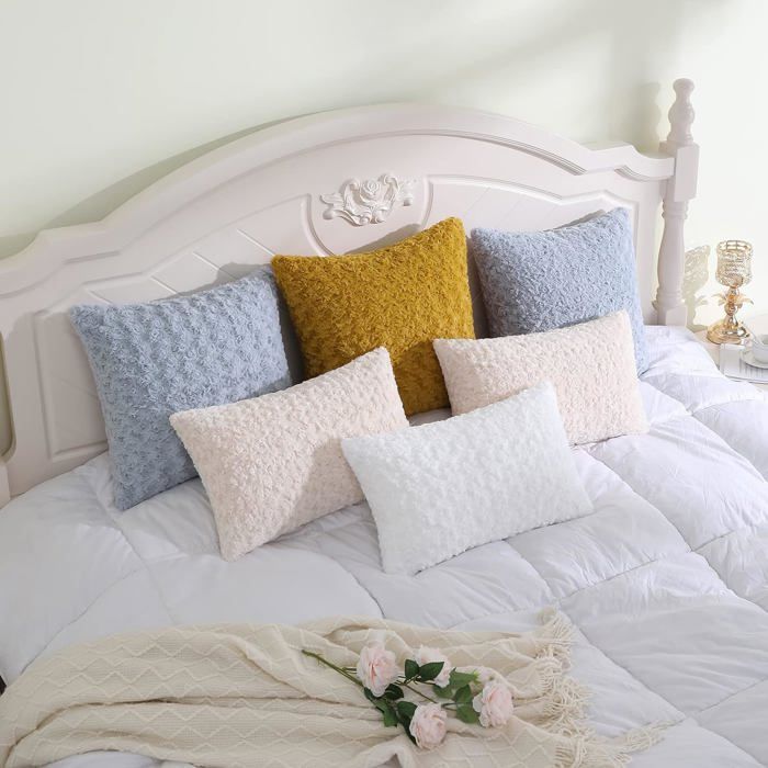 DQMEN Lot De 2 Housses De Coussin Fausse Fourrure Blanche 45x45cm - Super Doux Pour Canapé, Chambre Et Décoration