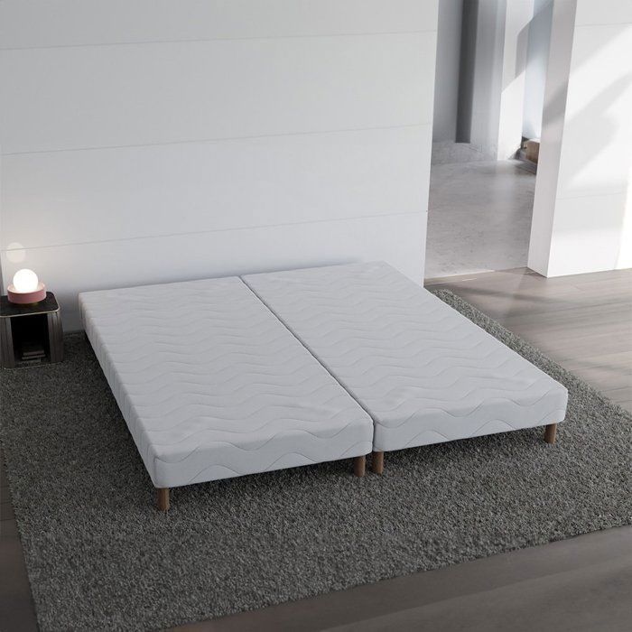Sommier FIRST 180x200 (2x90x200)cm – 24 lattes pin massif – Pieds offerts – H30 cm – Tissu anti-acariens – Fabriqué en France