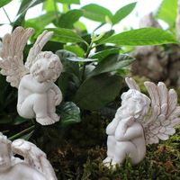 MAD Figurine de Cupidon sur bton 5 Pcs Anges Sculptures De Jardin, Figurine D'ange En Résine Avec Bton luminaire statuette