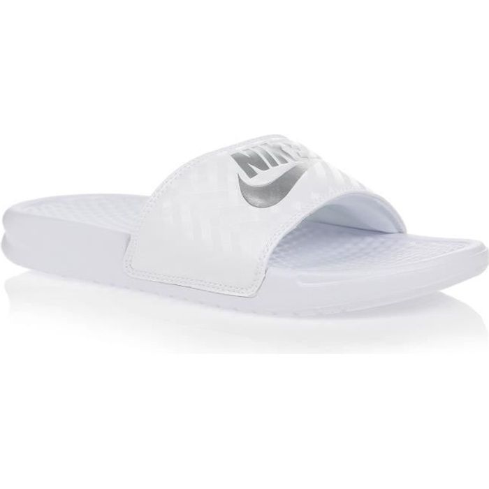 Claquettes NIKE Benassi Blanc/Argent Mixte - Basse - Synthétique - Plat