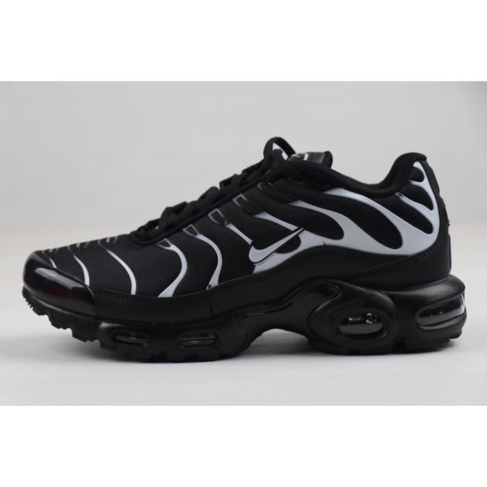 baskets nike tn