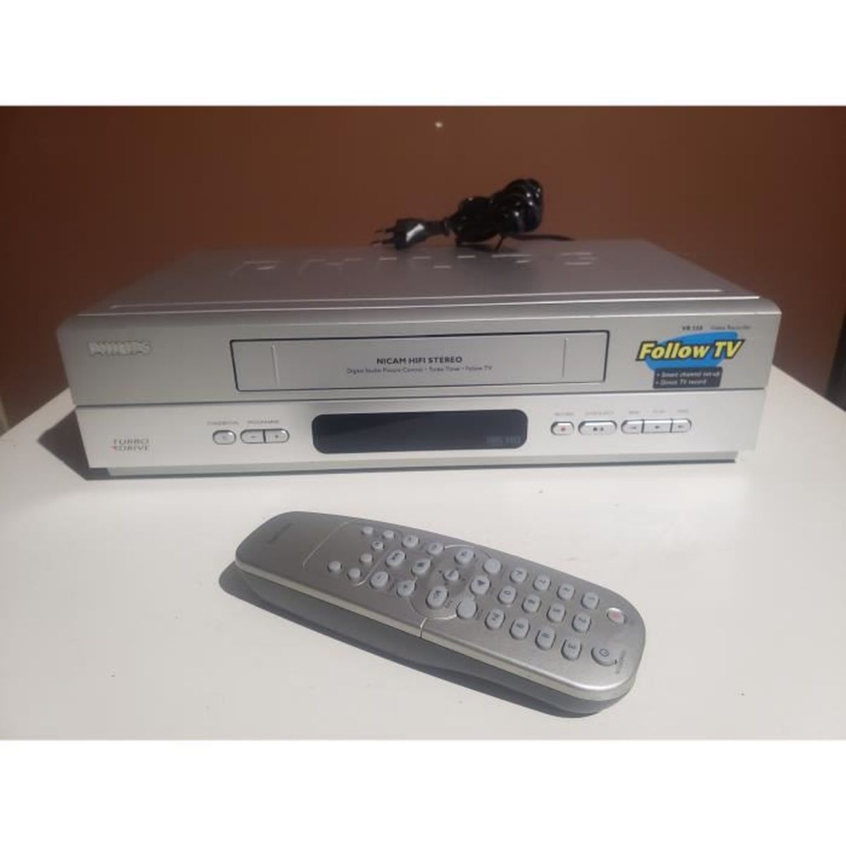 MAGNÉTOSCOPE VHS PHILIPS VR 550 Hifi Stéréo Nicam 6 Têtes Pal/Secam EUR 80,00 - ES MAGNÉTOSCOPE VHS PHILIPS VR 550 Hifi Stéréo Nicam 6 Têtes Pal/Secam EUR 80,00 - ES