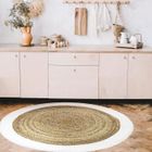 THE DECO FACTORY FUNNY JUTE - Tapis salon ou chambre en jute naturel rond diamètre 160 cm - Bord Blanc