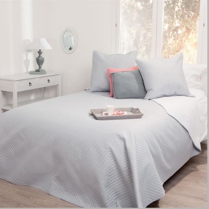 Parure De Lit Grande Taille Dessus De Lit Amp 2 Housses D Oreiller Gris Clair Cdiscount Maison
