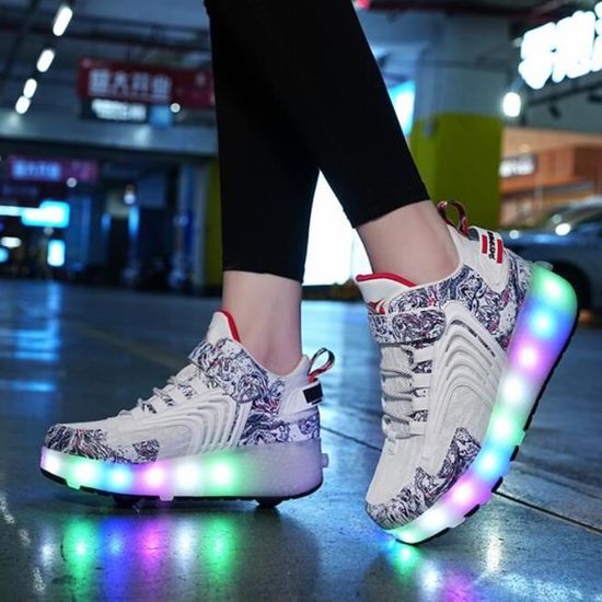 Chaussures à roulettes LED pour enfants - Skateshoes USB Charge - Rose -  Achat / Vente Chaussures à roulettes LED pour enfants - Skateshoes USB  Charge - Rose - Cdiscount
