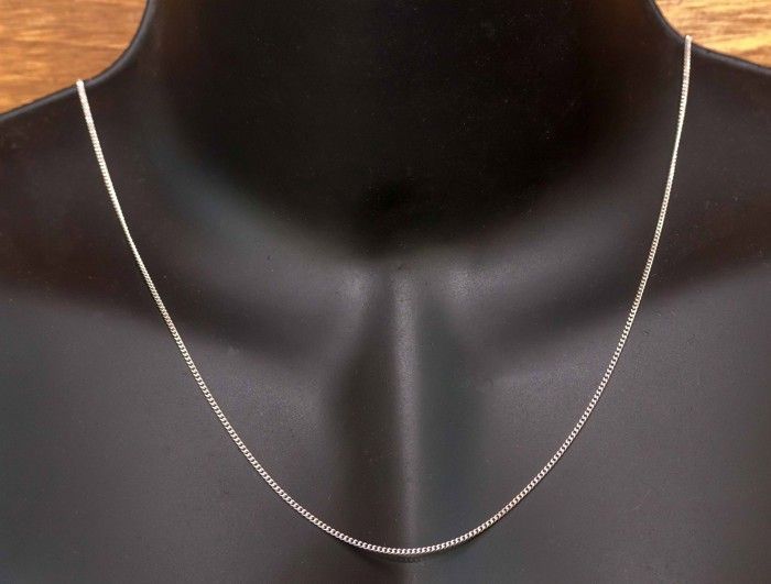 chaine 45cm femme enfant en argent massif 925 rhodié contre le noircissement epaisseur moyenne 1.5mm pour pendentif chaine 45cm femme enfant en argent massif 925 rhodié contre le noircissement epaisseur moyenne 1.5mm pour pendentif