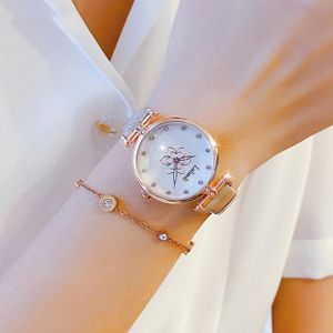 Montre à Quartz Femme Daniel Wellington (DW) - Cadran Blanc, Bracelet Cuir Blanc, Boîtier Or - Occasion