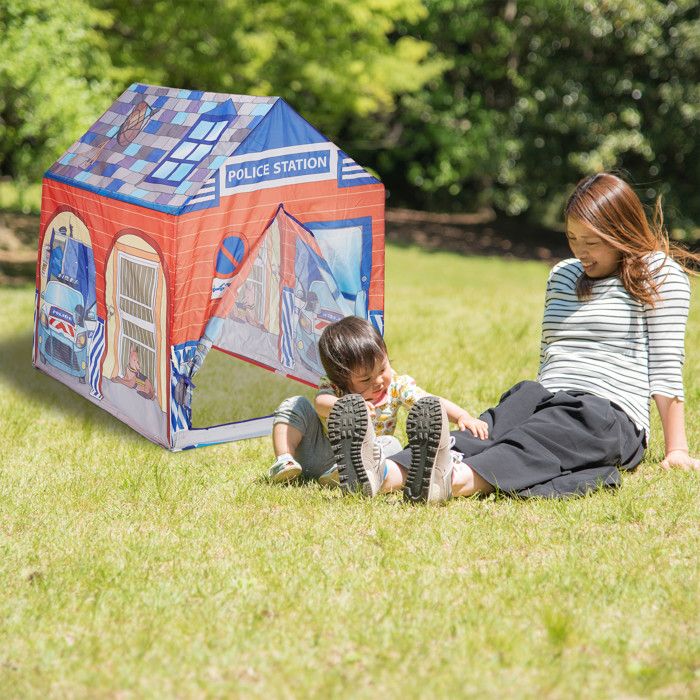 Relaxdays Tente pour enfants, prend la forme d'un chapiteau, pliable, H x D : 125 x 95 cm, multicolore Relaxdays Tente pour enfants, prend la forme d'un chapiteau, pliable, H x D : 125 x 95 cm, multicolore