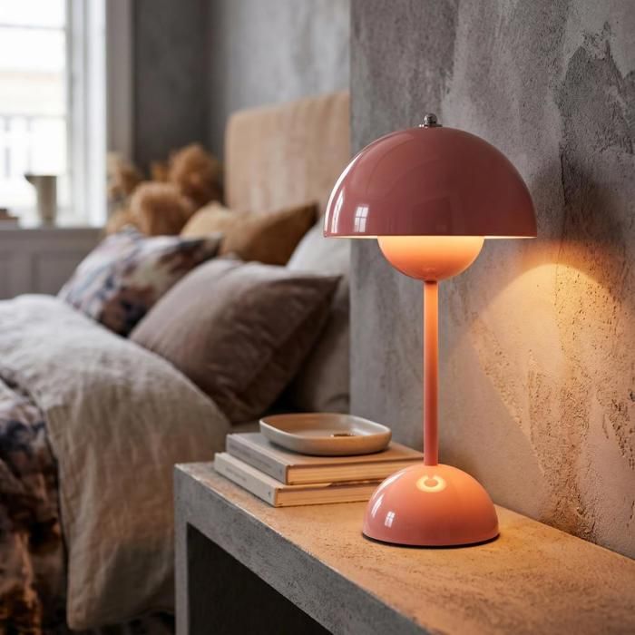 Diday Lampe à Poser Moderne Style Scandinave 16*28CM Conception Lampe de Bureau Pod Métal Rose 1pcs Rechargeable