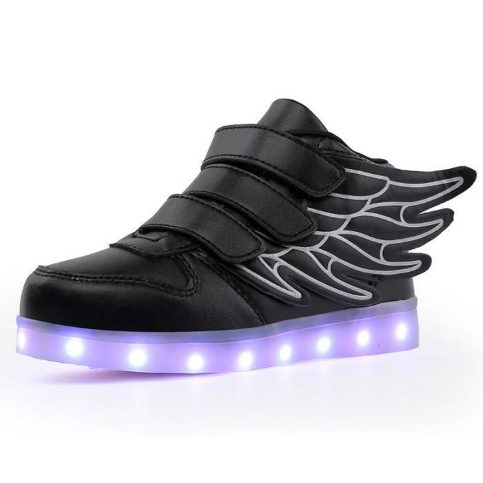 Chaussure avec store des ailes adidas