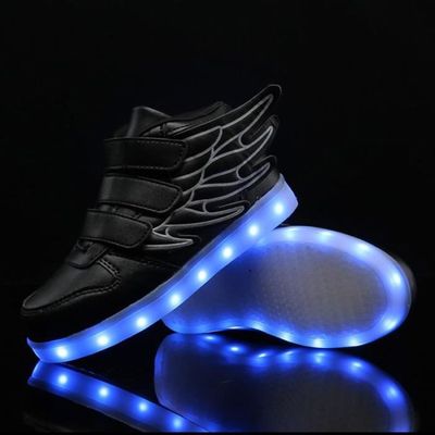 Shinmax LED ChaussuresLED Chaussures, Chaussure LED Sports Basket Lumineuse 7 Couleur USB Charge Chaussure Clignotants pour Unisexe Homme Femme Garçon Fille avec Certificat CE