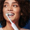 Brosse à dents électrique ORAL-B Pro 3 - 3 brossettes incluses - blanc - sans fil-3