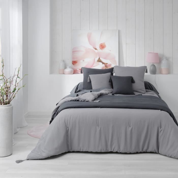 Couvre lit 2 personnes matelassé 220 x 240 cm à pompons Dune Gris