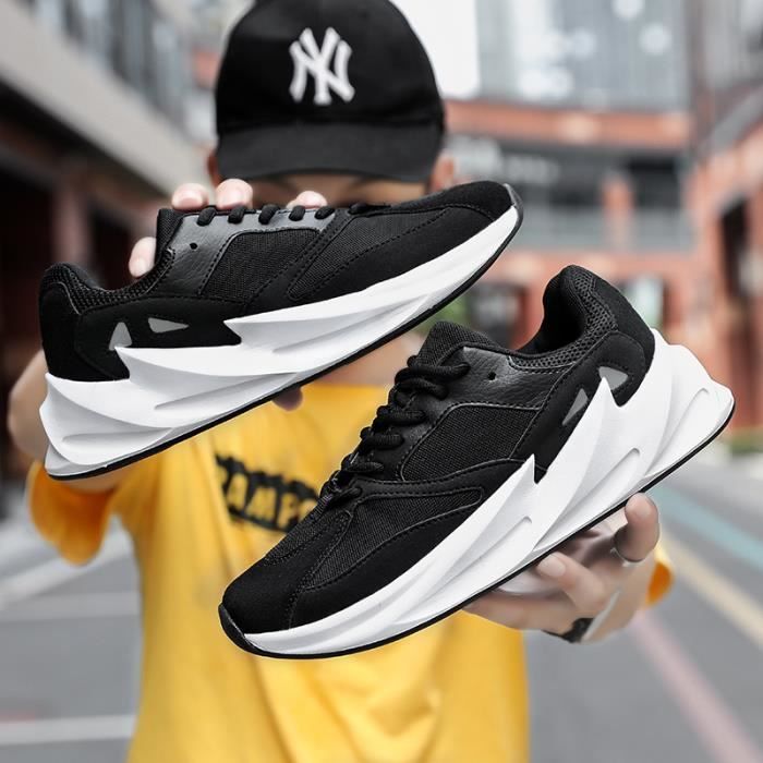 chaussures requin