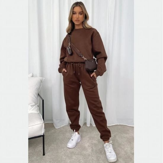 Jogging tenue deals