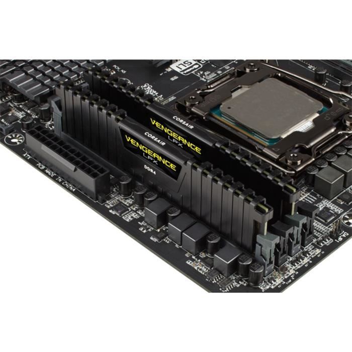 CORSAIR Mémoire PC RAM DDR4 - Vengeance LPX 32Go (2x16Go) - 3000