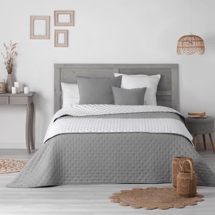 couvre lit gris