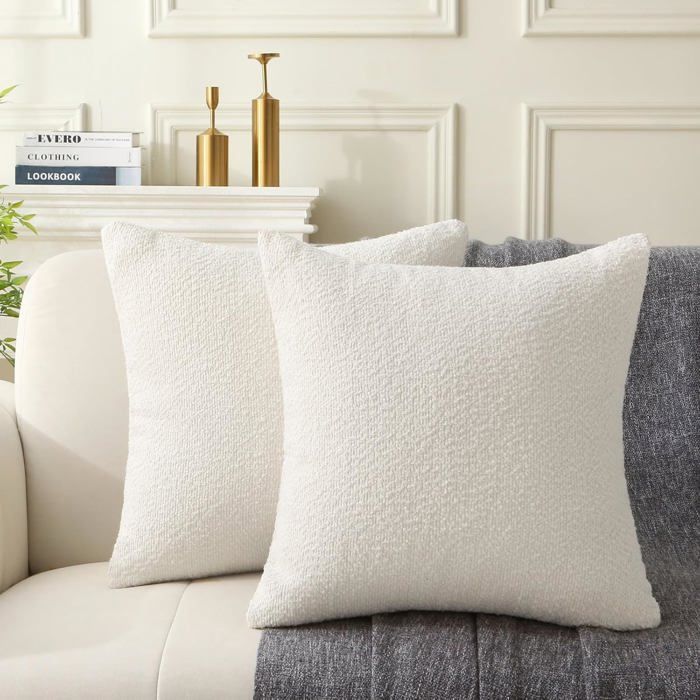 Lot de 2 coussins décoratifs bouclés 45 x 45 cm texture douce carrés pour canapé et lit blanc cassé