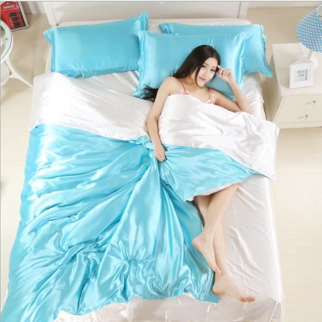 Housse de Couette - 220x240cm - Polyester Doux - Bleu Clair et Blanc - 4 Pièces