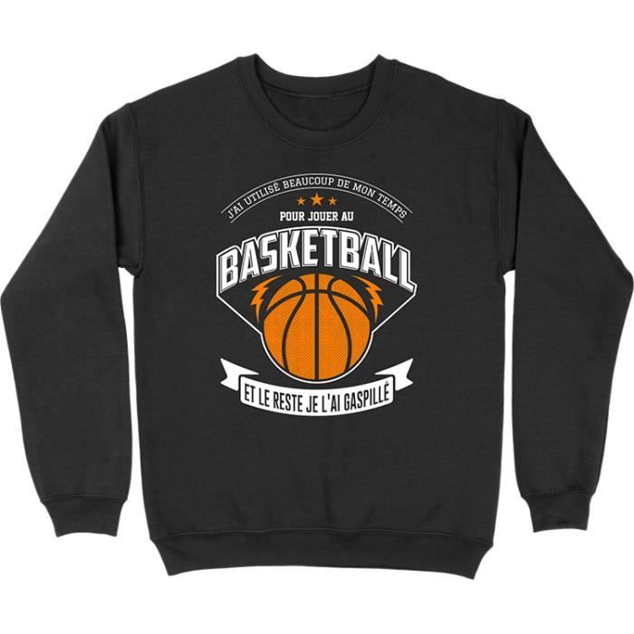 Pull homme jouer au basketball