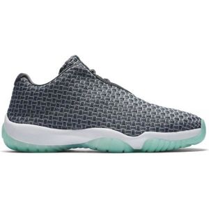 chaussure jordan grise