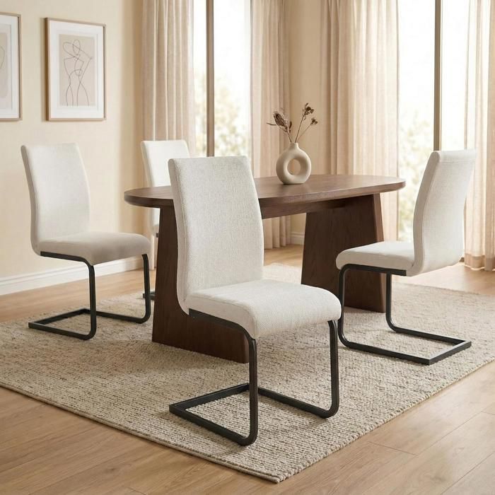 Lot de 4 chaises de salle à manger LETICIA piètement en métal noir et revêtement en tissu blanc Lot de 4 chaises de salle à manger LETICIA piètement en métal noir et revêtement en tissu blanc