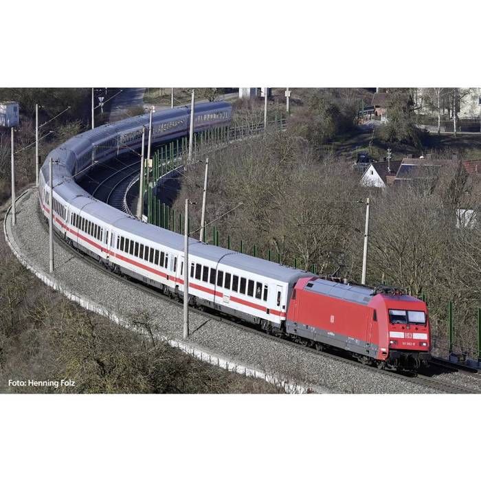 Lot De 65 Wagons Voyageurs Et Fourgons De Marque MMM En Plastique Et En Plastique Et En Bo Lot De 65 Wagons Voyageurs Et Fourgons De Marque MMM En Plastique Et En Plastique Et En Bo