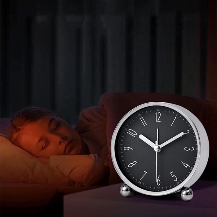 AYRELY® Réveil fort pour les dormeurs profonds - Jolie horloge de table rétro à double cloches, 10,2 cm, réveil analogique sans tic-tac avec veilleuse, boîtier en métal pour chambre d'enfant et table AYRELY® Réveil fort pour les dormeurs profonds - Jolie horloge de table rétro à double cloches, 10,2 cm, réveil analogique sans tic-tac avec veilleuse, boîtier en métal pour chambre d'enfant et table
