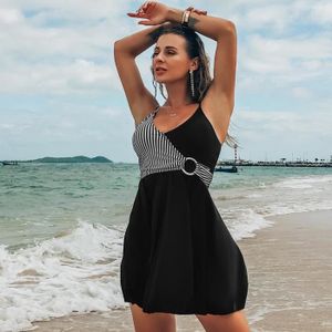 maillot de bain jupette go sport