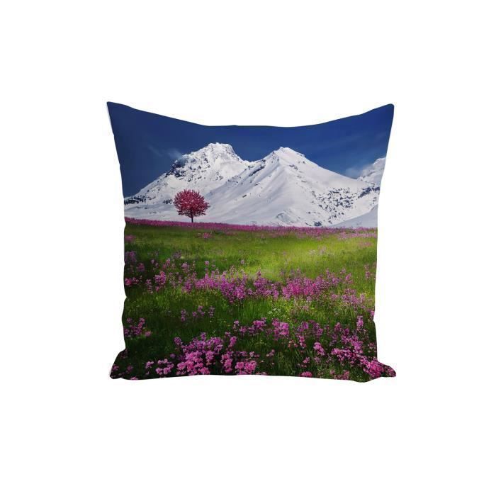 Housse De Coussin Paysage Magnifique Pre Fleuri Au Pied Des Montagnes Enneigees Neige Eternelle Pintemps Fleurs Et Arbres Mauve Cdiscount Maison