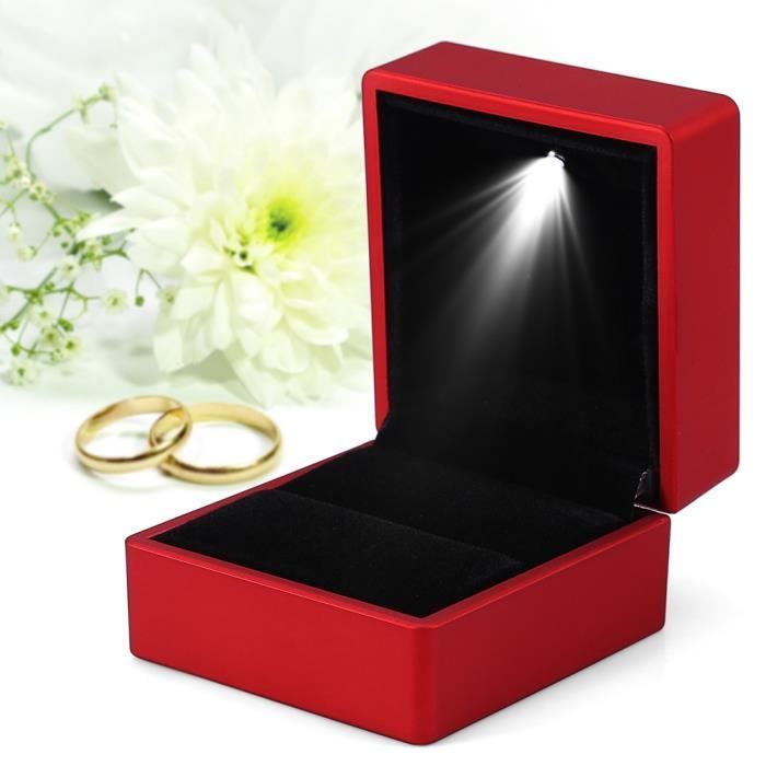 Écrin Ancien Pour Bague - Couleur Rouge, Bon état Avec Traces D'usage - Occasion