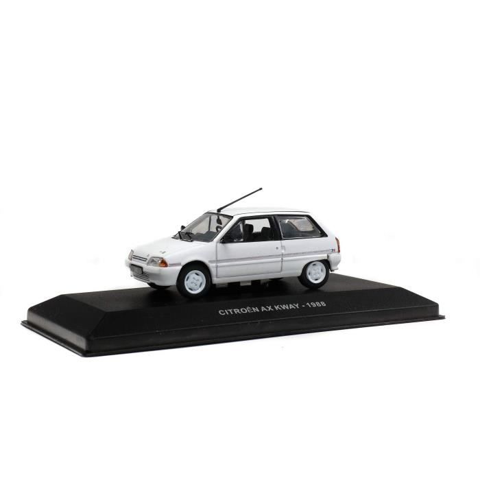 Modèle réduit en métal Alfa Romeo 2300 Monza de marque Bburago Ech. 1