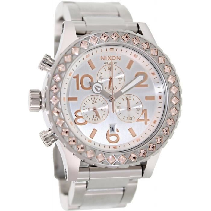 Nixon montre femme deals