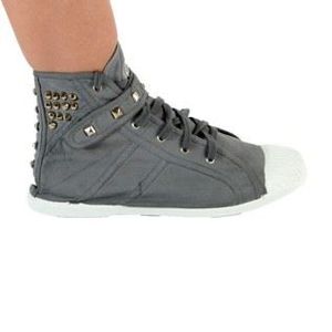 Baskets cloutees Cdiscount