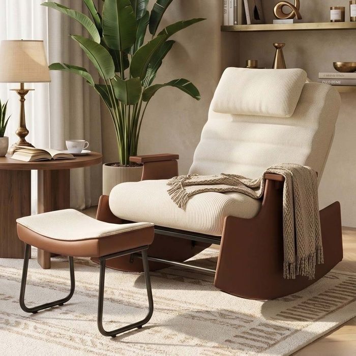 Chaise Bercante Lounge avec Repose-pieds Séparé - Beige Bouclé - Dossier Inclinable - Rembourrage Épais - Accoudoirs PU Bruns