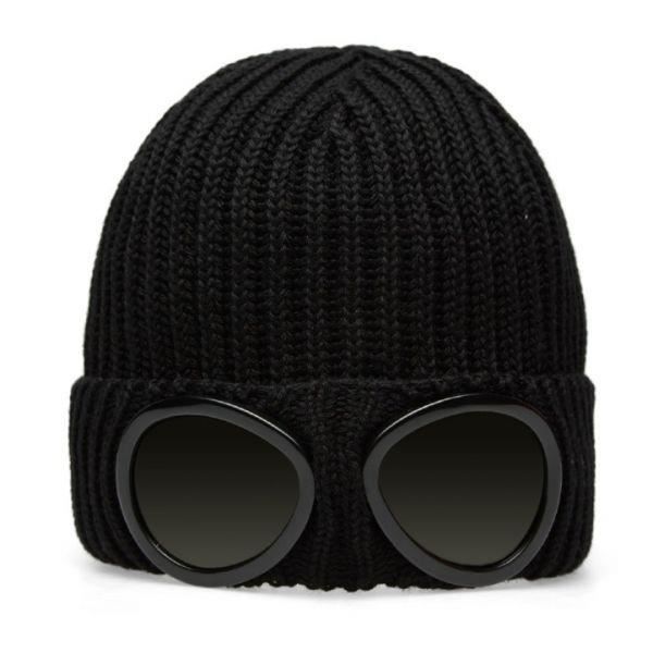 Bonnet cp company noir outlet