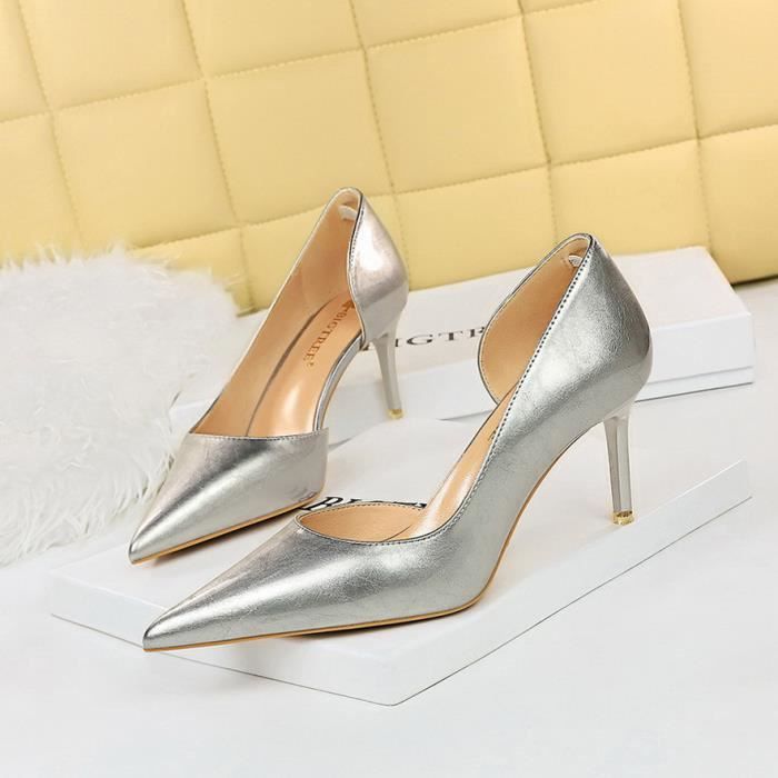 Escarpin ouvert sur le coté shop
