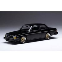 Miniatures montées - Volvo 242 Custom noire 1980 1/43 IXO