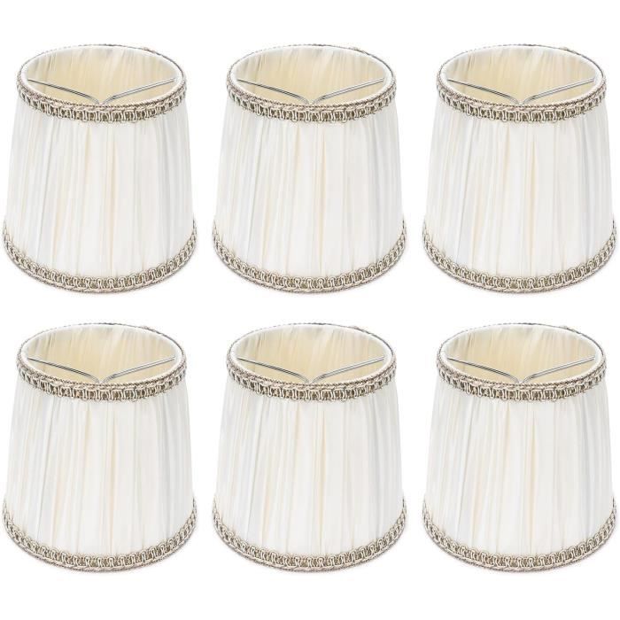 Lustre à huit abat-jour en ivoire et laiton, fabriqué en Italie