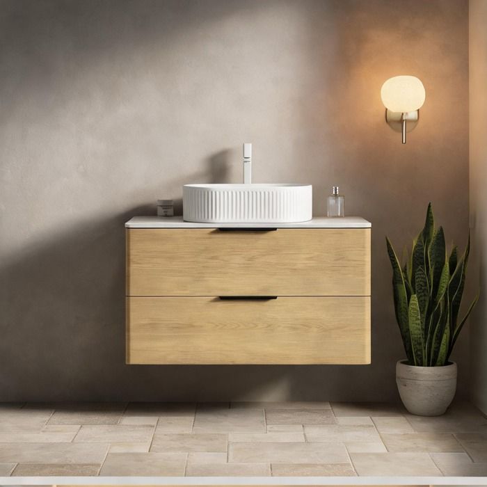 Meuble vasque suspendu 90 cm en chêne Corolla avec vasque ovale céramique blanche et plateau en pierre frittée beige