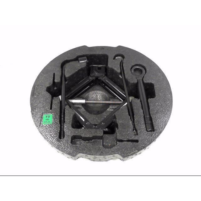 PIECES AUTO D'OCCASION - - CRIC + MANIVELLE HYUNDAI I30 - E1-371361