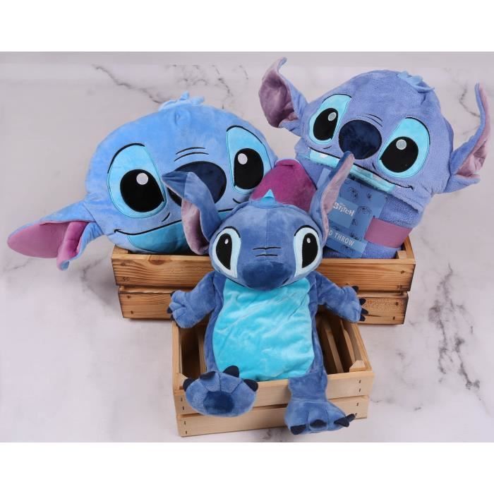 Un ensemble bleu sur le thème de Stitch Disney : cape, coussin, bouillotte  - Cdiscount Maison