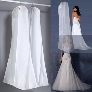 Housse de sac de robe de mariée de mariage et ensemble de cintres assortis  Housses de vêtements blanches extra larges pour sac de robe Cintre en bois  personnalisé assorti -  France