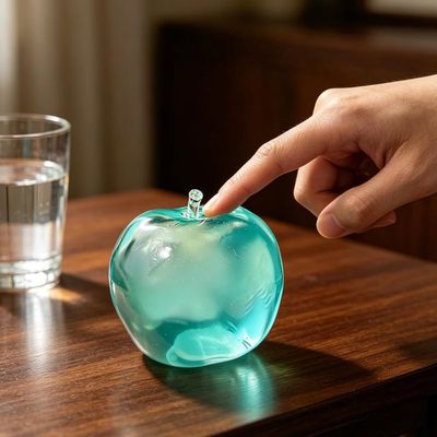 Jouet Squishy Pomme Verte à Remontée Lente Fruit à Presser Jouet Anti-Stress en Mousse Souple Soulagement du Stress Cadeau de Bureau 6x7 cm