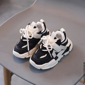 BASKET Chaussures de dehors en Cuir pour Bébé Fille et Garçon Baskets Plates Souples et Décontractées à la Mode