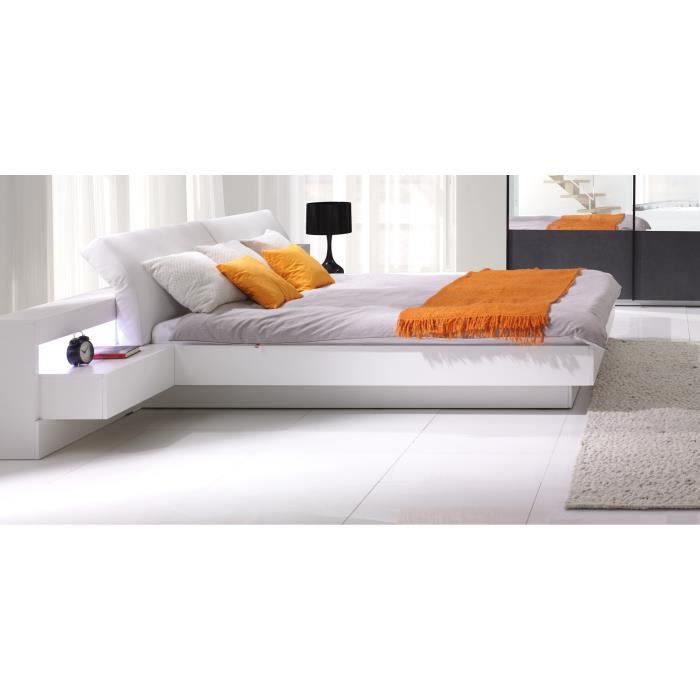 Lit 180x200 cm collection RENATO avec sommier et tables de chevet intégrées système LED. Lit 180x200 cm collection RENATO avec sommier et tables de chevet intégrées système LED.
